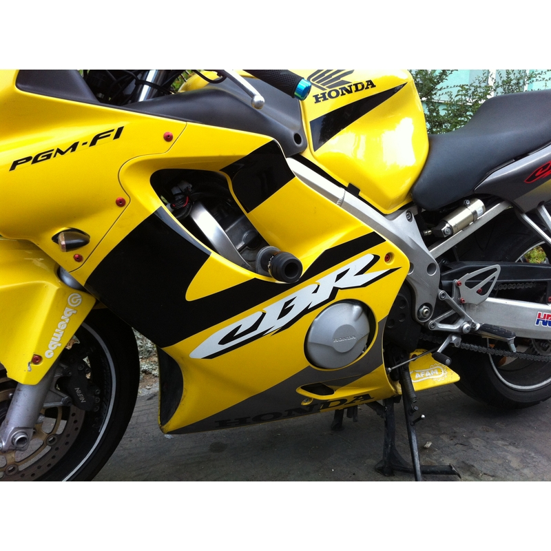 Honda CBR 600F (99-07) BREZ PRILAGODITVE KAPOTAŽE Classic