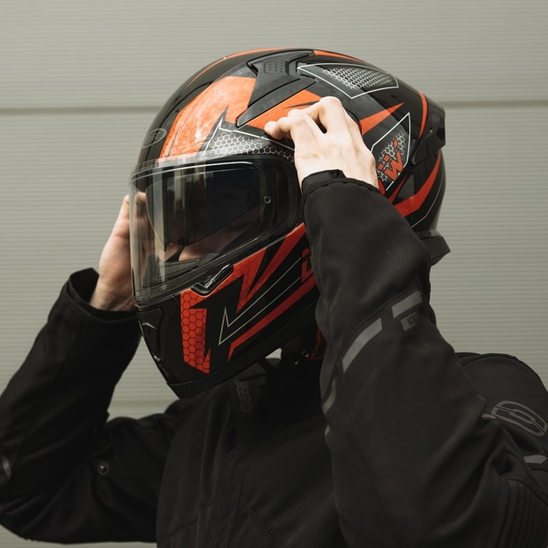 Ozone Arrow črno-sivo-fluo rdeča integralna motoristična čelada