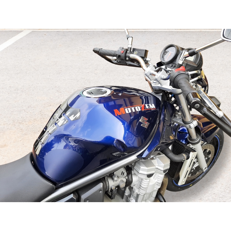 MotoZem logotip nalepka bela