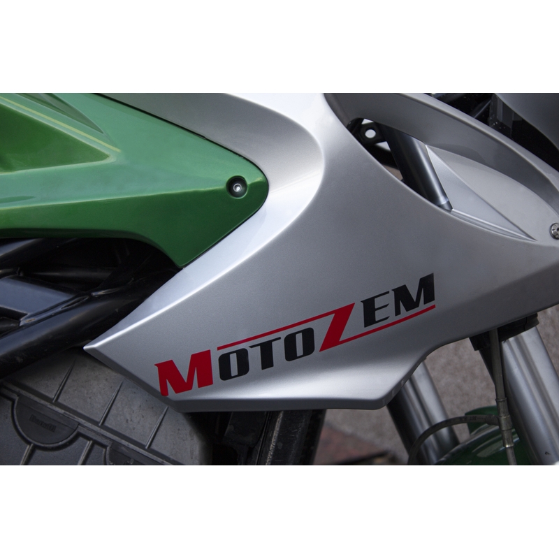 MotoZem logotip nalepka črna