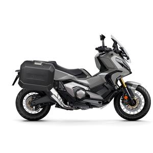 Kompletní sada bočních černých hliníkových kufrů SHAD TERRA BLACK 47L/47L , včetně montážní sady SHAD HONDA X-ADV 750