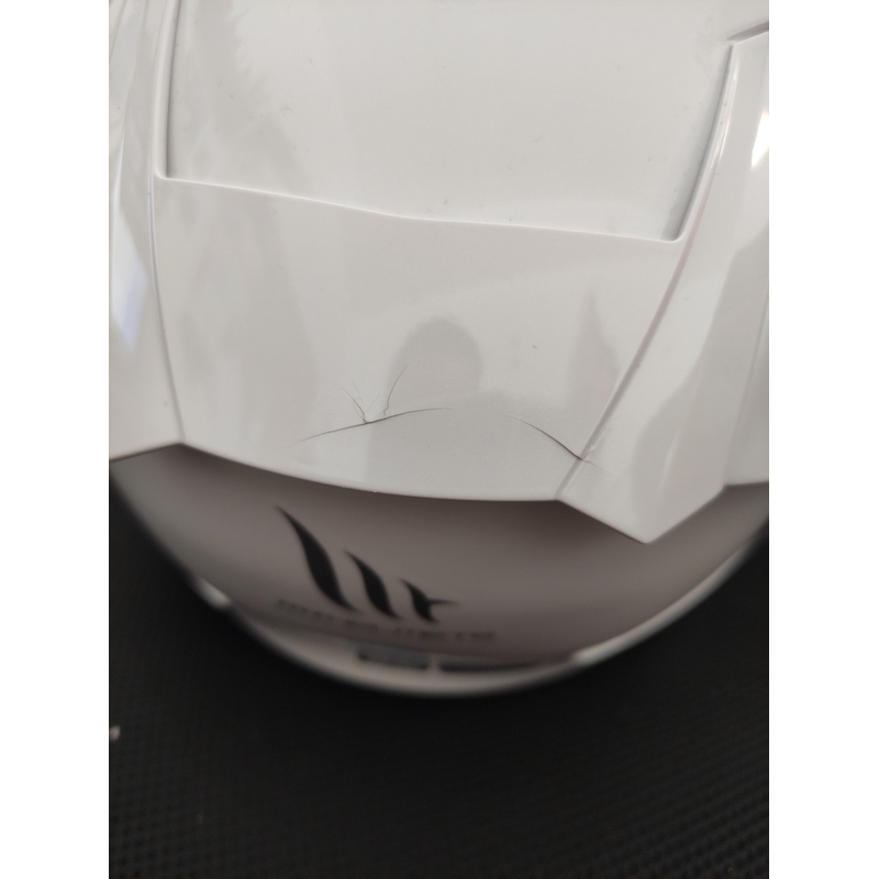 MT Revenge 2 Solid White Gloss Integral Motoristična čelada - razred II