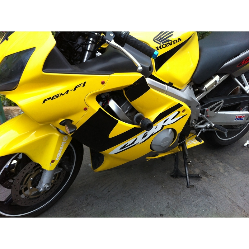 Honda CBR 600F (99-07) BREZ PRILAGODITVE KAPOTAŽE Gatling