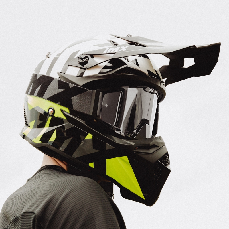 Motokros čelada iMX FMX-02 črno-bela-fluo rumena