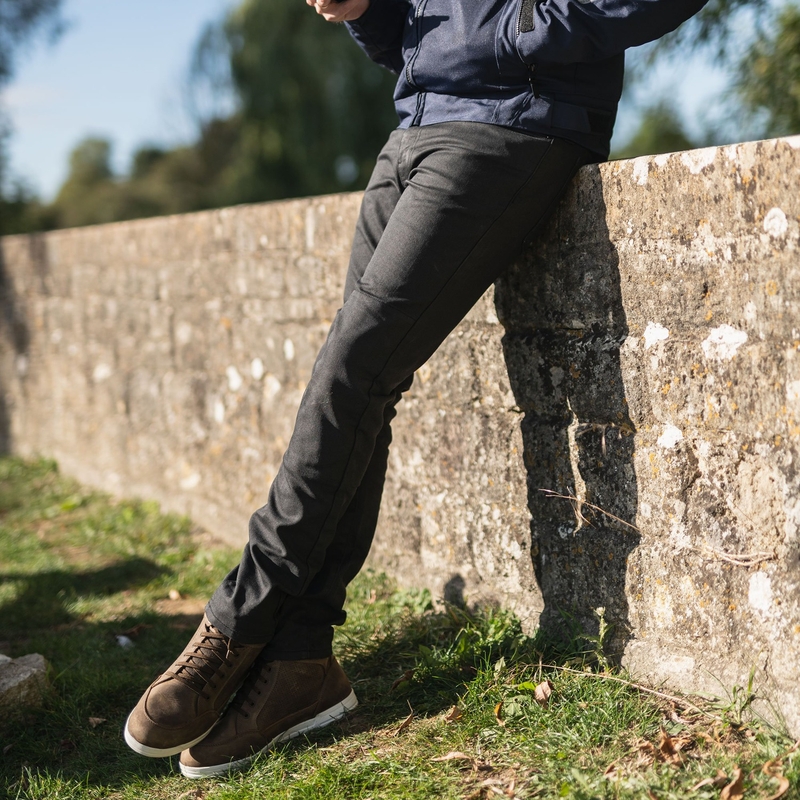 Oxford Original Approved Jeans AA Slim fit črne barve