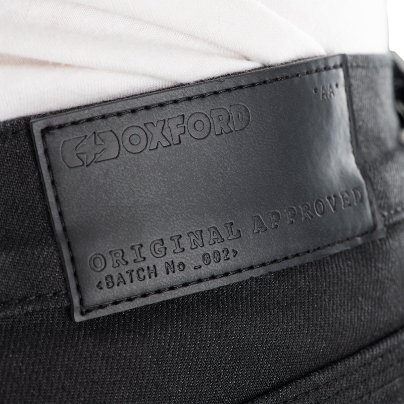 Oxford Original Approved Jeans AA Slim fit črne barve
