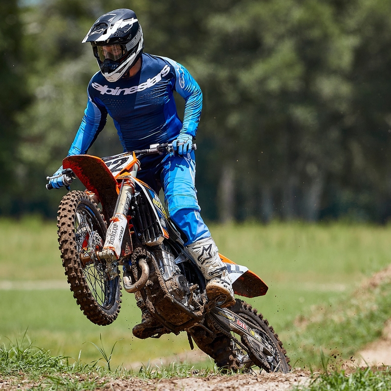 Motokros čelada Alpinestars Supertech S-M10 Ampress mat črno-bela