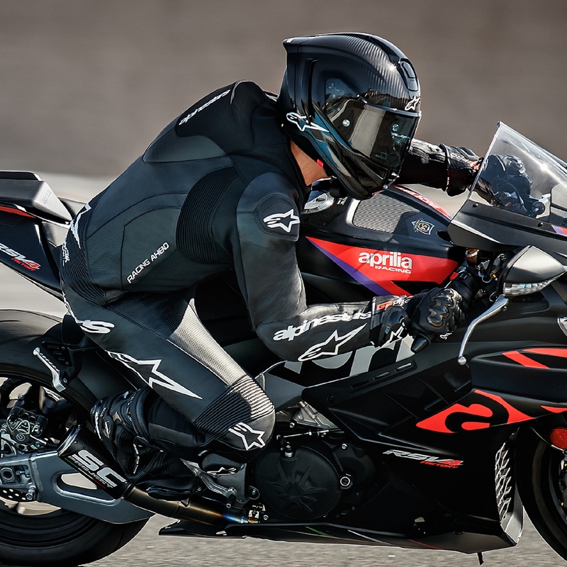 Črna motoristična usnjena obleka Alpinestars GP Force Lurv