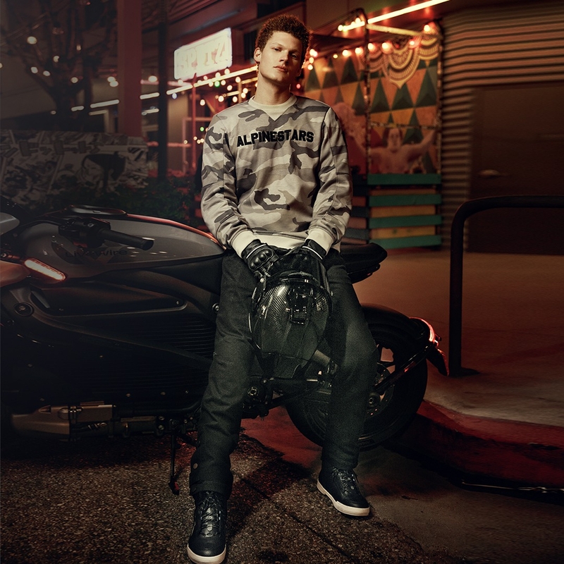 Alpinestars Legit Crew flis motoristična jopa v svetlo kamuflažno sivi barvi
