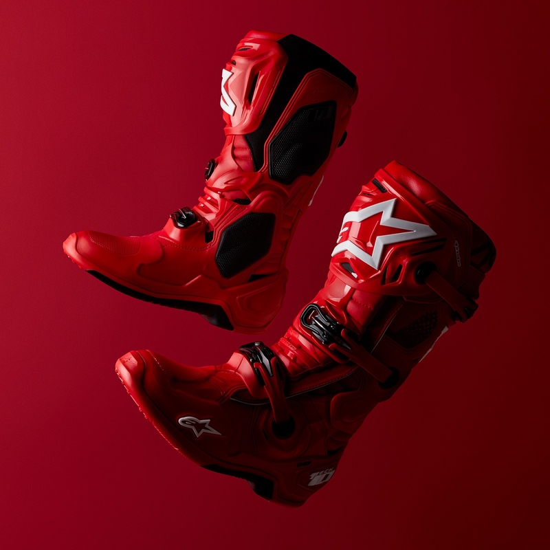 Rdeči motoristični škornji Alpinestars Tech 10