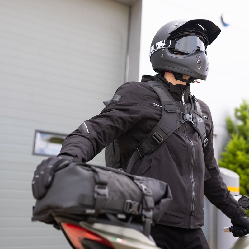 Motoristična torba Oxford Atlas B-30 Advanced Backpack 30 l črna
