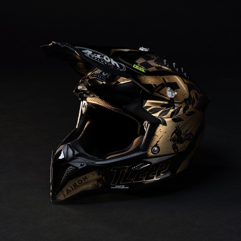 Motokros čelada Airoh Aviator 3.0 "TC 222 THE LEGEND" črno-zlata