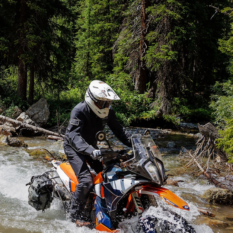 Črna motoristična jakna Alpinestars AMT-8 Stretch Drystar XF