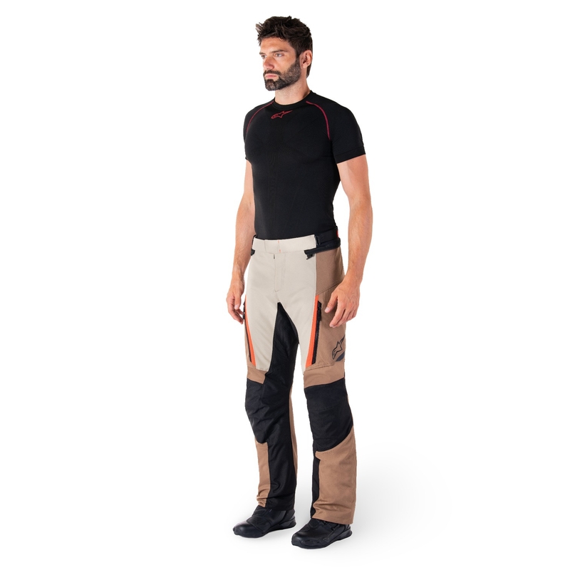 Alpinestars ST-1 nepremočljive motoristične hlače kaki-peščeno-črne-fluo rdeče