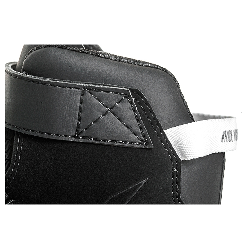 Motoristični škornji IXON Bull 2 WP črno-beli