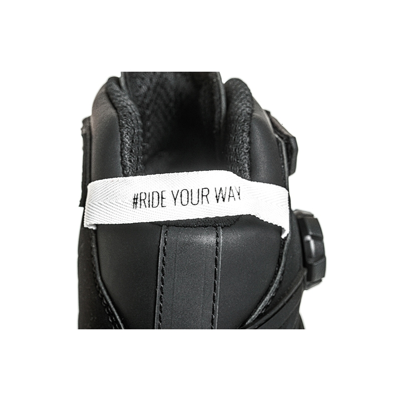 Motoristični škornji IXON Bull 2 WP črno-beli