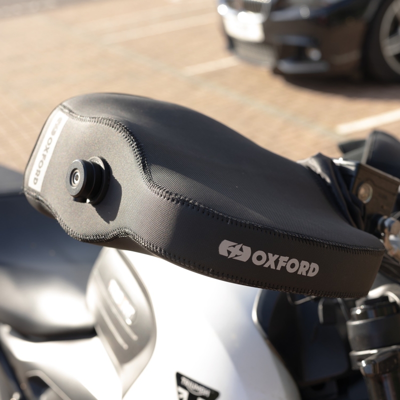 Oxford Commuter Muffs črne barve