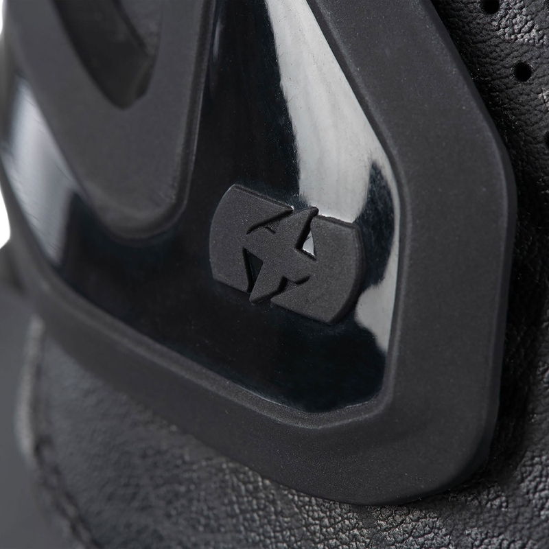 Moto škornji Oxford Nexus 1.0 Air črne barve