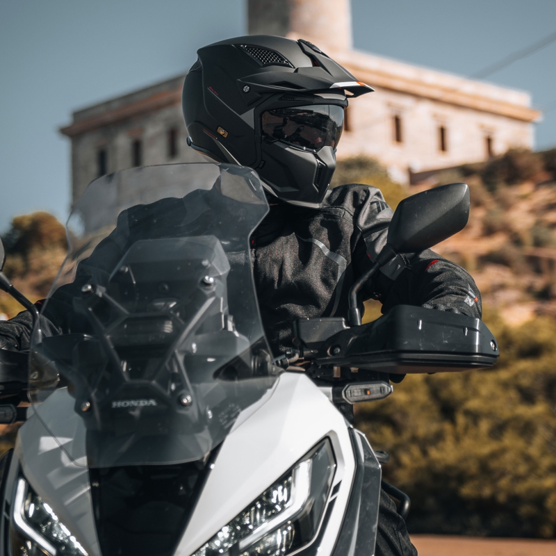Odprta čelada z masko MT Streetfighter SV S Solid A1 črna mat