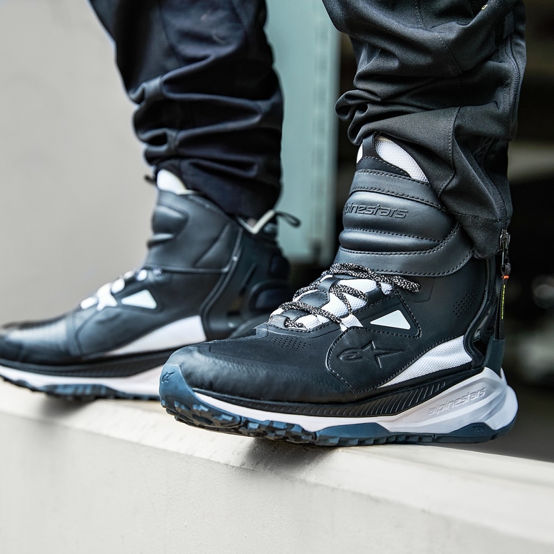 Moto škornji Alpinestars Speedstreet črno-beli