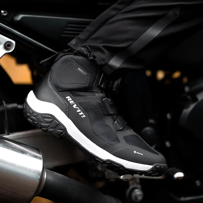 Moto čevlji Revit Breccia GTX črne barve