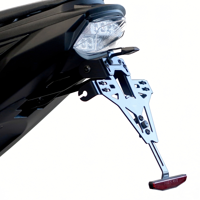Nosilec registrske tablice z osvetlitvijo Highsider Akron RS PRO Suzuki GSX-S 1000 (F) črn