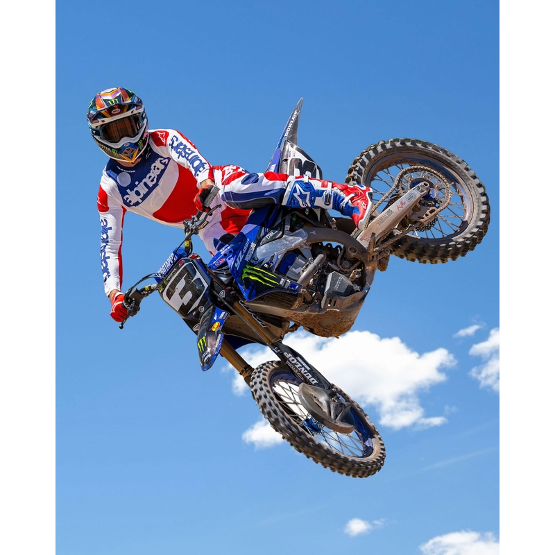 Moto škornji Alpinestars Tech 10 Limited Edition FORTITUDE belo-modro-rdeči