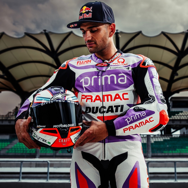 Alpinestars Supertech R-10 Element karbonska fluo motoristična čelada z integriranim obrazom rdeče-bela