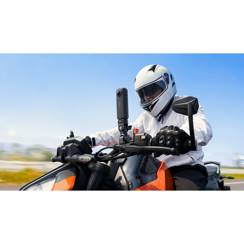 Akcijska kamera Insta360 X4 za motoriste v paketu, črna