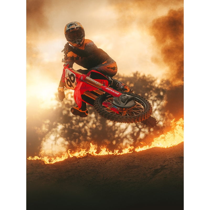 Motokros čelada Alpinestars Supertech S-M10 Limited Edition Black Hole, črne barve