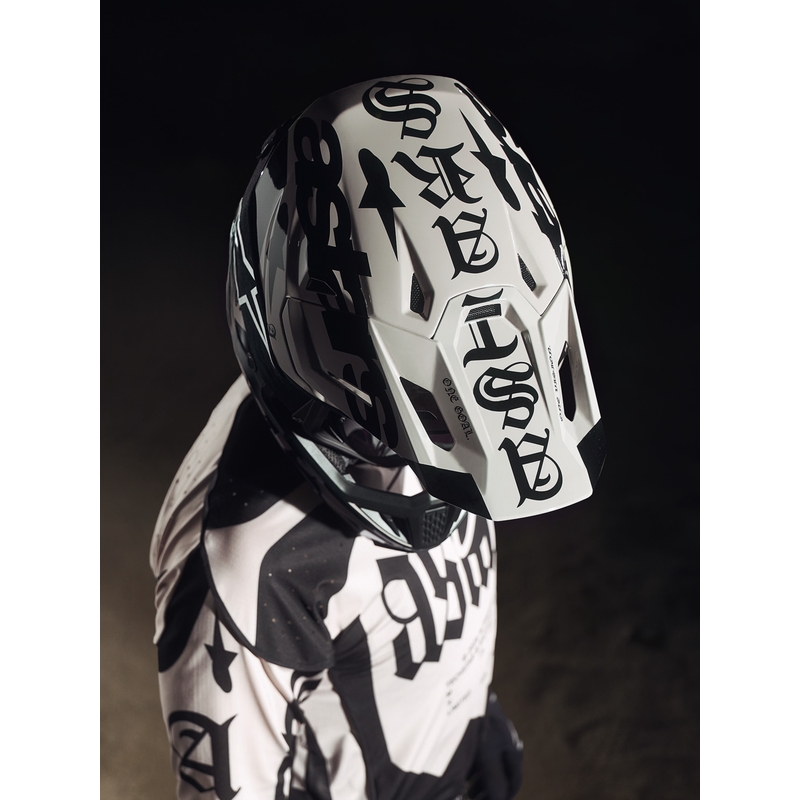 Motokros čelada Alpinestars Supertech S-M7 omejena izdaja Wolf Dust peščeno črna