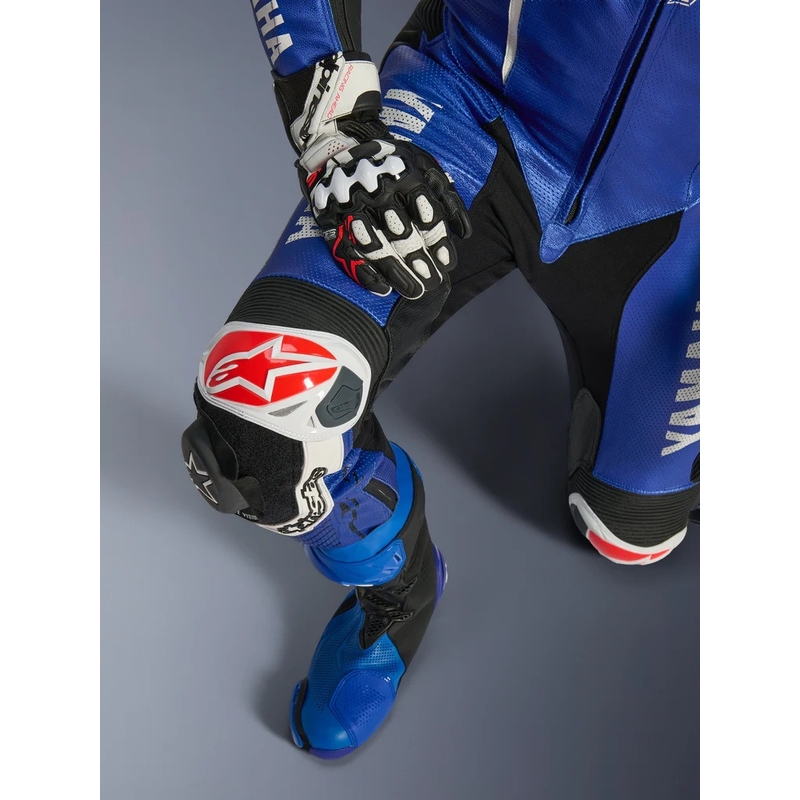 Enodelni usnjen motoristični kombinezon Alpinestars GP-R7 YAMAHA GYTR TECH-AIR, združljiv z kolekcijo modro-črno-belo-rdeče barve