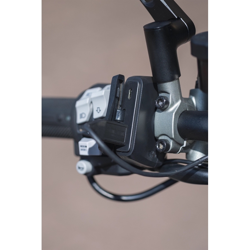 Oxford tanka vtičnica USB-C in USB-A črne barve