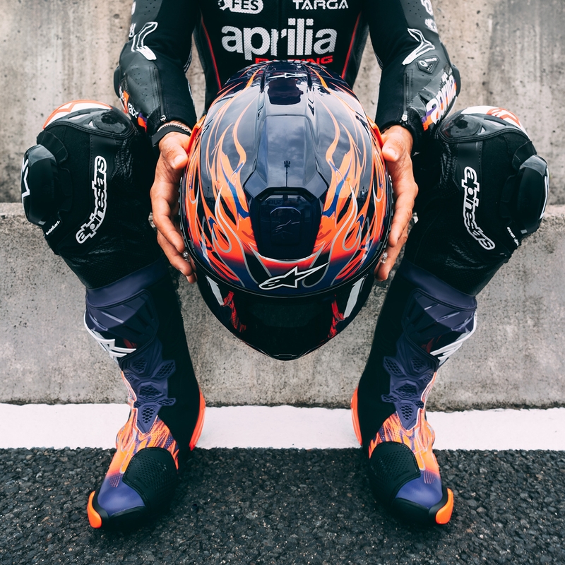 Alpinestars Supertech R-10 Flyte motoristična čelada z integriranim obrazom Jorge Martin vijolično-rdeča