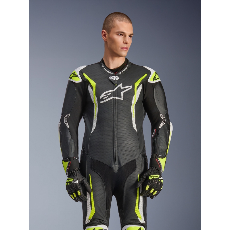 Alpinestars GP TECH V5 enodelni usnjen motoristični kombinezon črno-belo-fluo rumene barve
