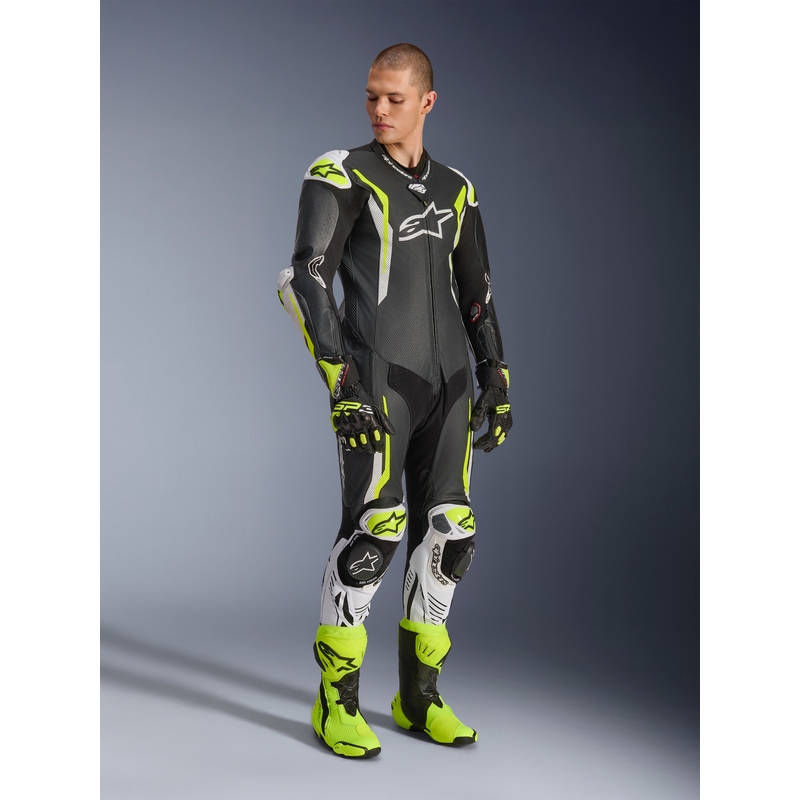 Alpinestars GP TECH V5 enodelni usnjen motoristični kombinezon črno-belo-fluo rumene barve