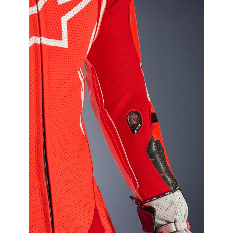 Alpinestars GP TECH V5 enodelni motoristični usnjen kombinezon fluo rdeča-rdeča-bela