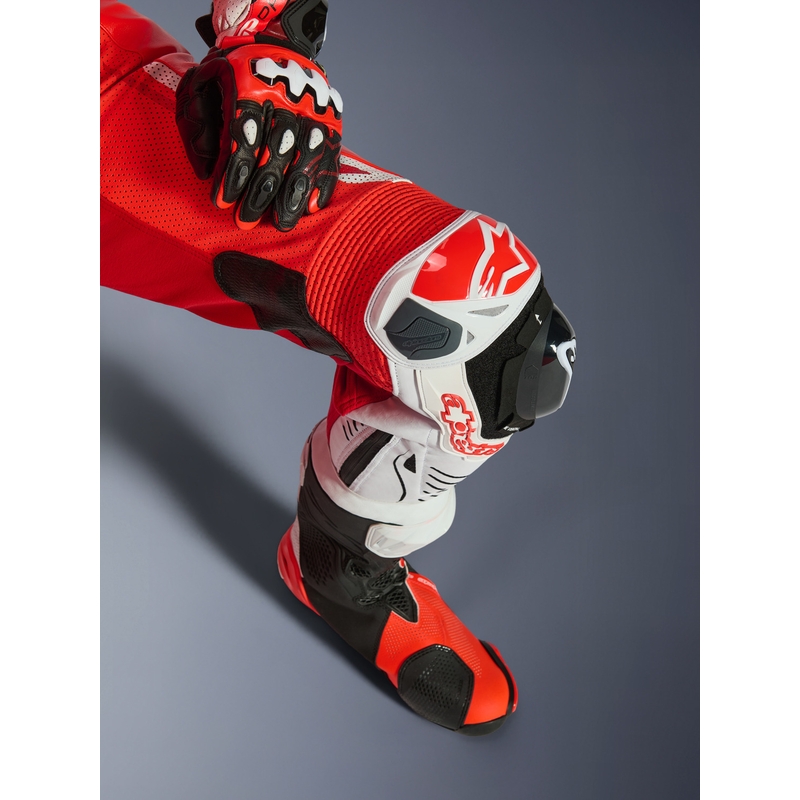 Alpinestars GP TECH V5 enodelni motoristični usnjen kombinezon fluo rdeča-rdeča-bela