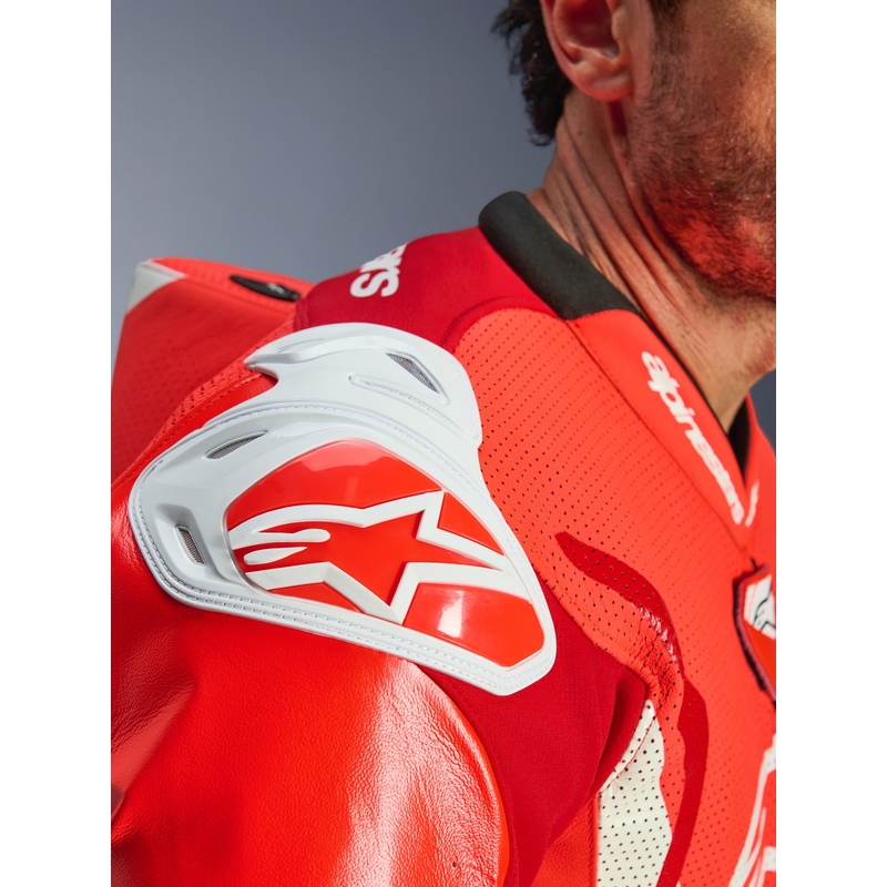 Alpinestars GP TECH V5 enodelni motoristični usnjen kombinezon fluo rdeča-rdeča-bela