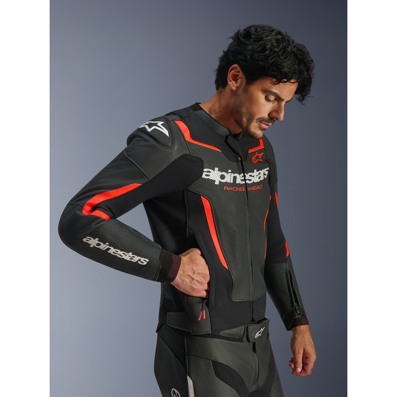 Alpinestars GP Force V2 Airflow usnjena motoristična jakna črno-fluo rdeče-bela
