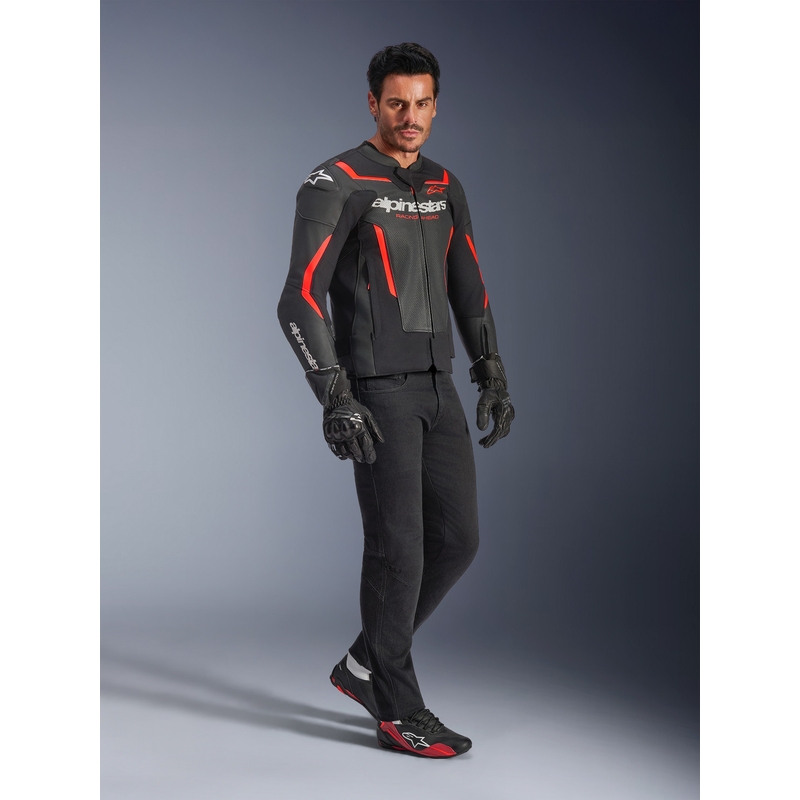 Alpinestars GP Force V2 Airflow usnjena motoristična jakna črno-fluo rdeče-bela