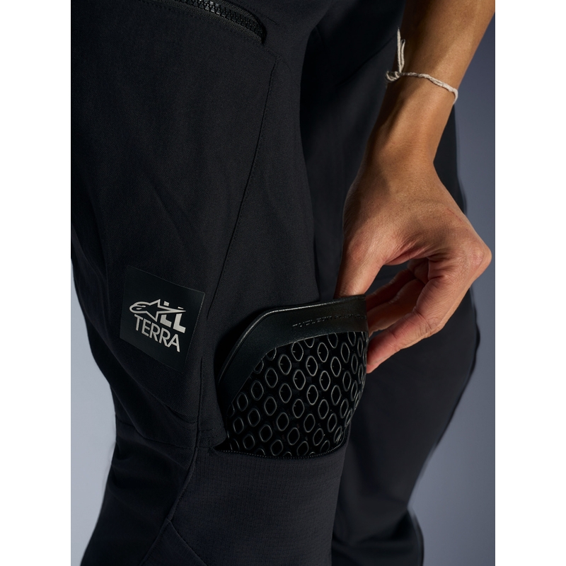 Alpinestars Explore AST skrajšane motoristične hlače črne barve