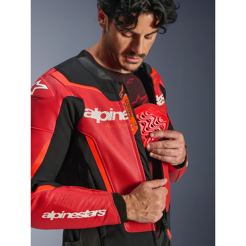 Alpinestars GP Force V2 Airflow usnjena motoristična jakna fluo rdeča-črno-bela