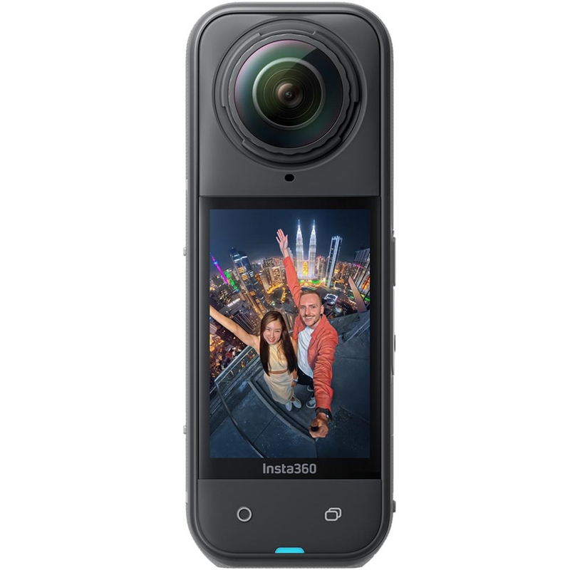 Akcijska kamera Insta360 X5 za motoriste v črni barvi