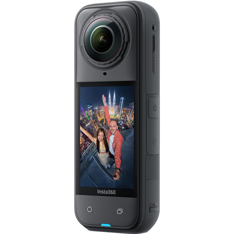 Akcijska kamera Insta360 X5 črne barve