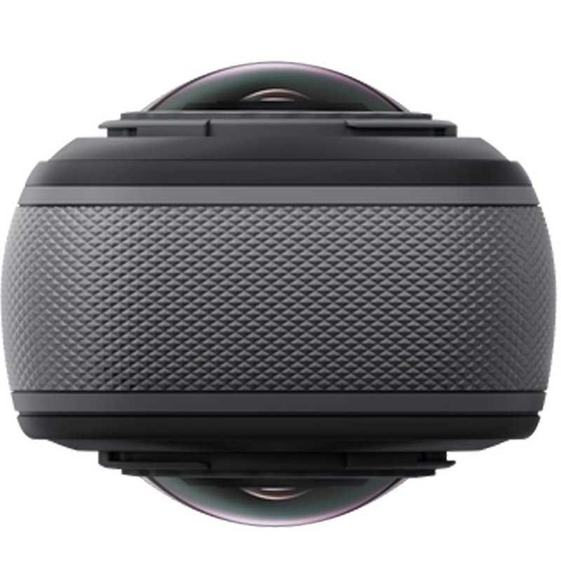 Akcijska kamera Insta360 X5 črne barve