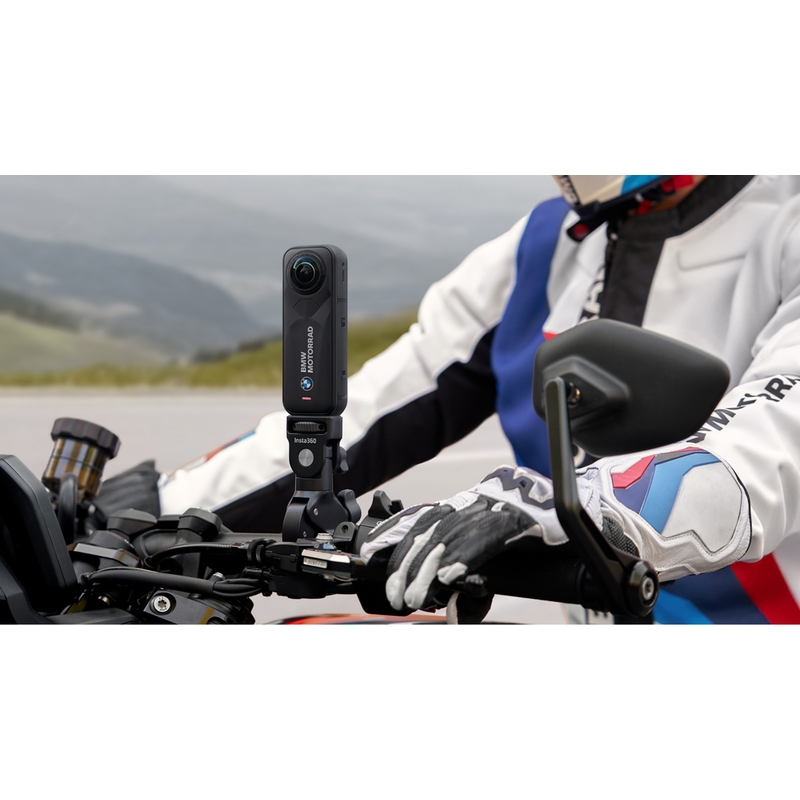 Akcijska kamera Insta360 X5 BMW Motorrad Edition črne barve