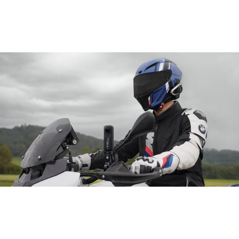 Akcijska kamera Insta360 X5 BMW Motorrad Edition črne barve