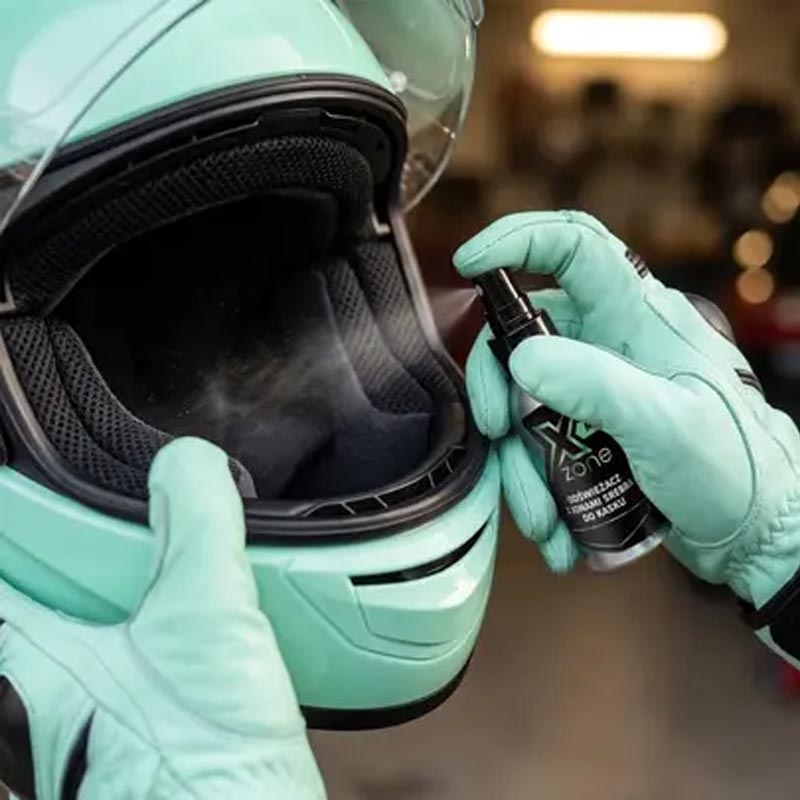 Osvežilec notranjosti čelade s srebrnimi ioni 50 ml meta