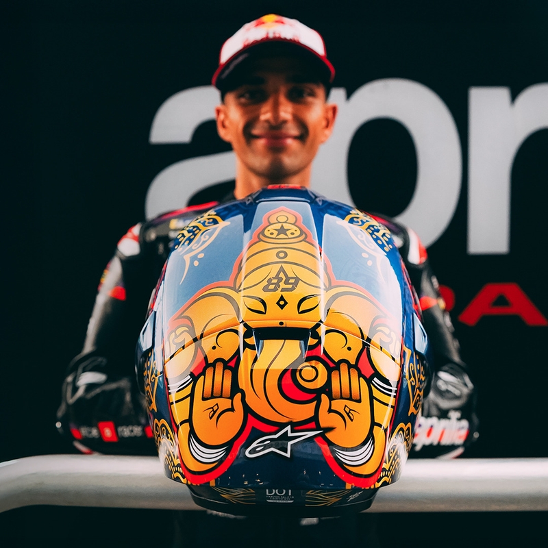 Celoobrazna motoristična čelada Alpinestars Supertech R10 Marthainator limited edition JORGE MARTIN modra biserno zlata rdeča
